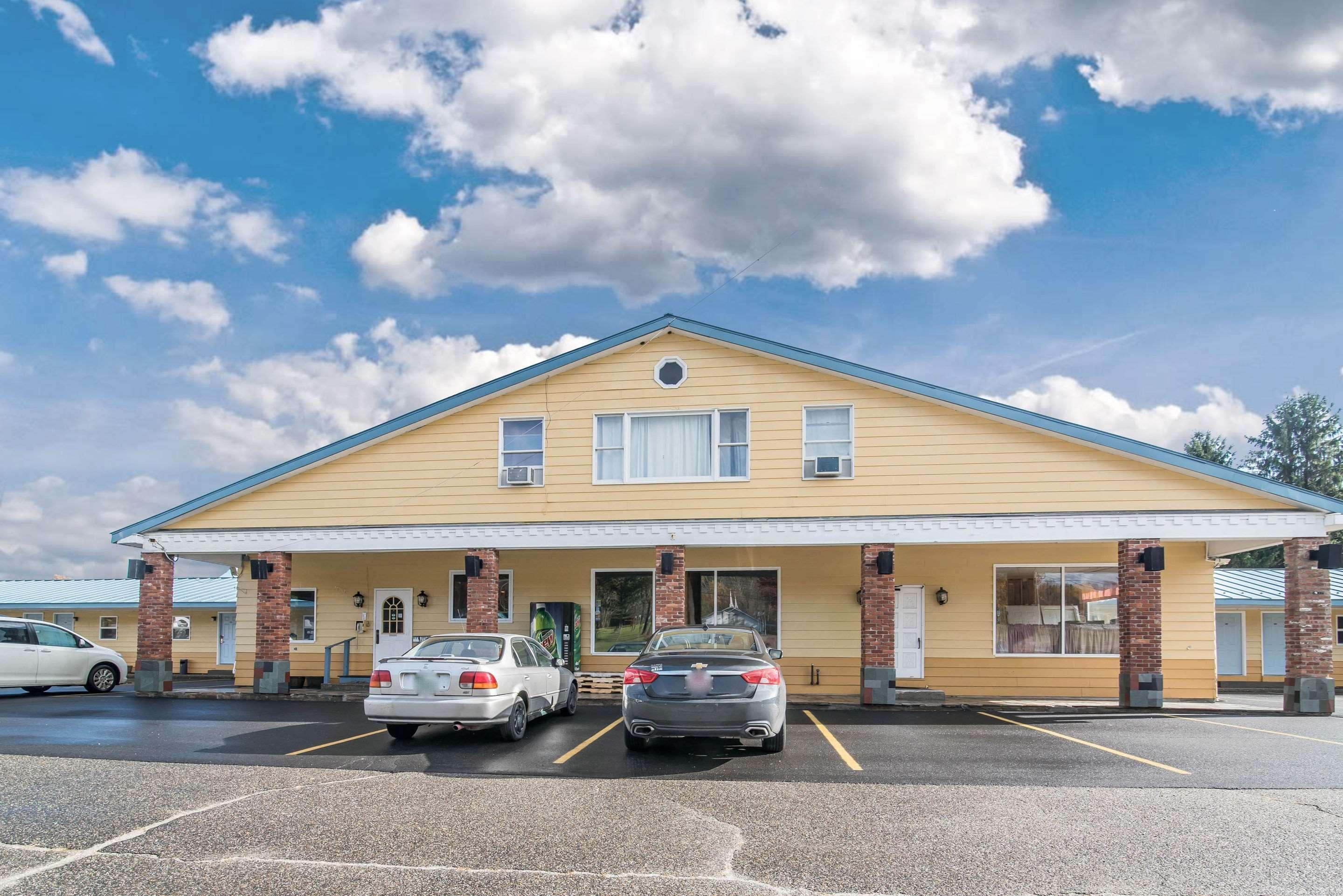 Rodeway Inn Bellows Falls Exterior photo